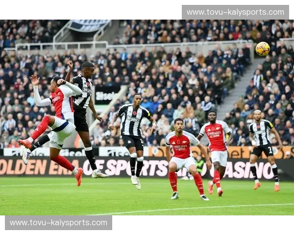 绿与红的激情碰撞：戈亚斯与弗鲁米嫩塞的绿茵对决，一场不容错过的足球盛宴！